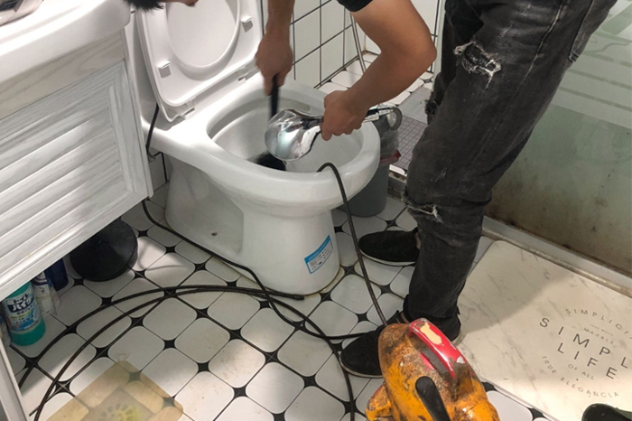 左云马桶堵塞自己疏通还是找师傅?专业上门服务让你省时更省心