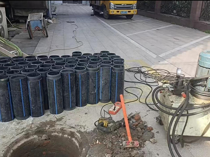 左云PE置换管厂家 DN315置换管 非开挖管短管置换